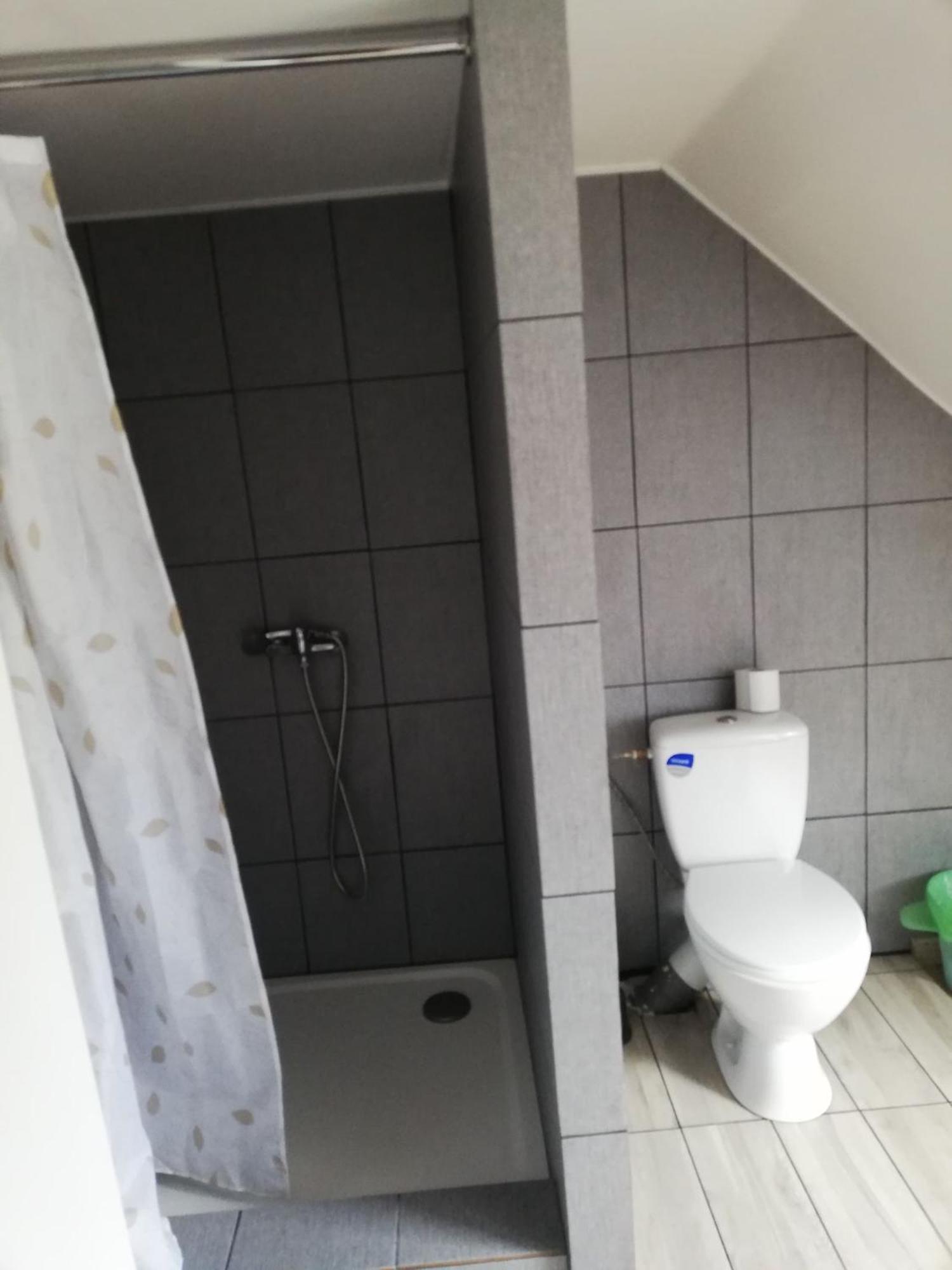 Nakvyne Apgyvendinimo Paslaugos Daivos Nakvynes Namai Hostel Biržai Cameră foto